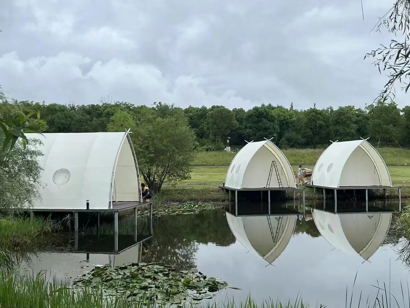 2025 new design luxury safari tent restaurant tent mini sailing tent for sale