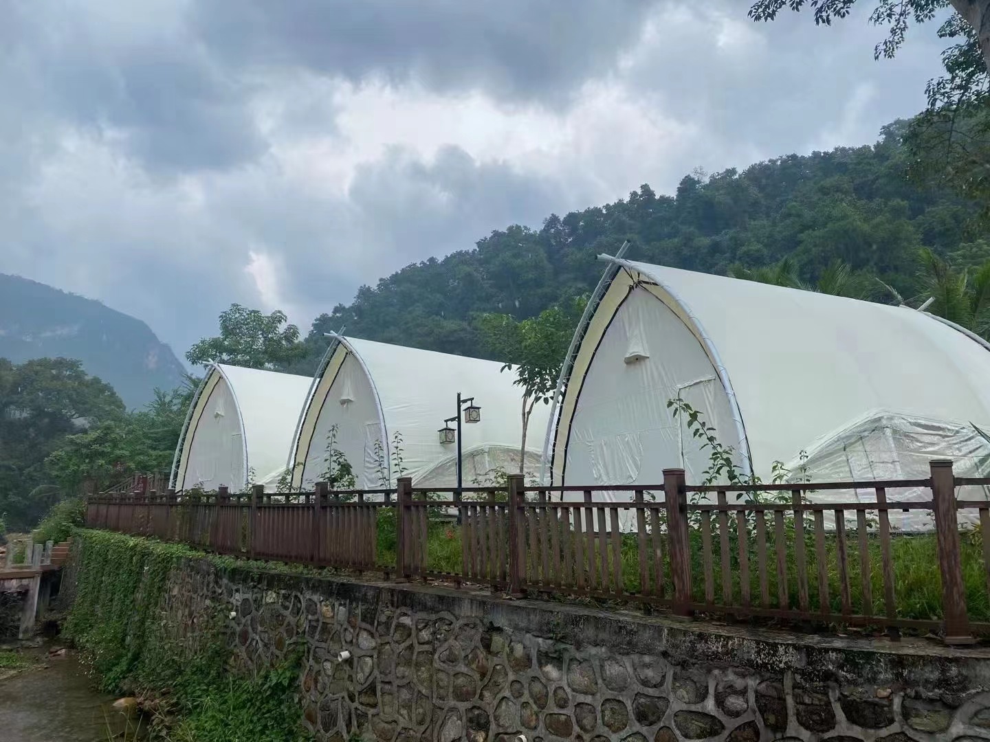 2025 new design sailboat shape glamping tents